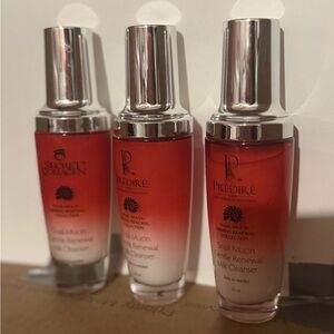 Snail Mucin Gentle Renewal Milk Cleanser - Red